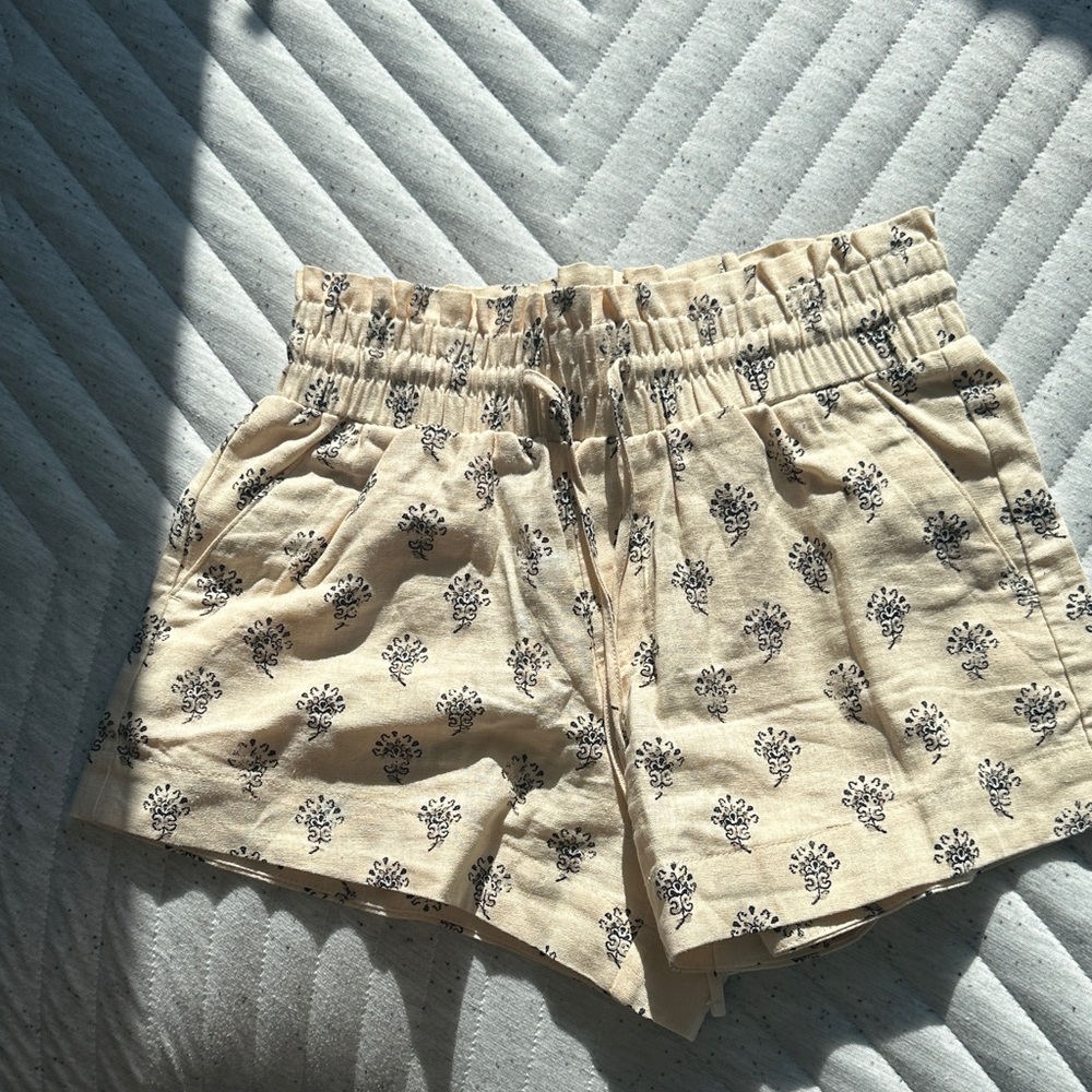 a new day Tan Floral High Waist Women's Shorts